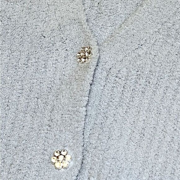 NWT Fuzzy V-Neck Light/Baby Blue Cardigan w/ Flower Buttons &Semi Bubble Sleeves - Picture 3 of 6